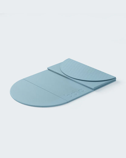 THE COMPACT MAT